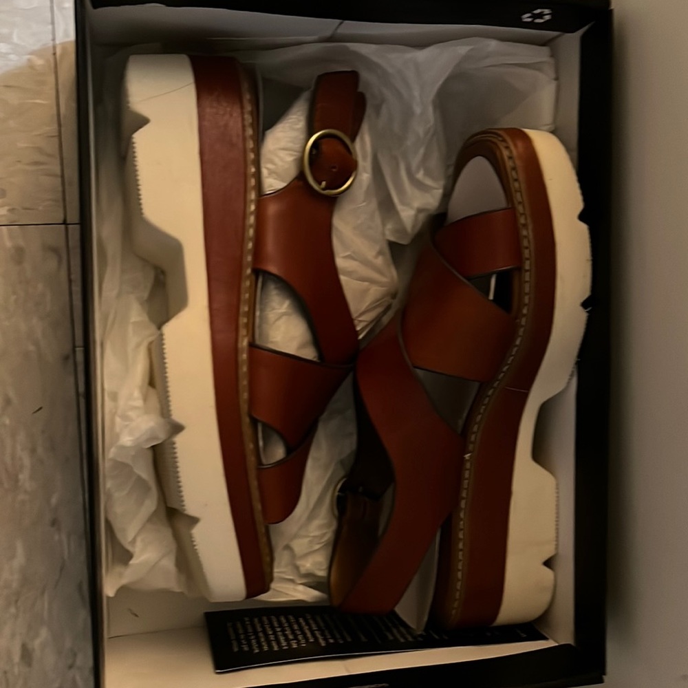 Naturalizer chunky sandals